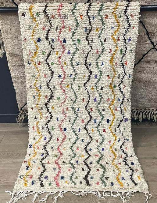 tapis-berbère-azilal-avec-points-en-couleurs