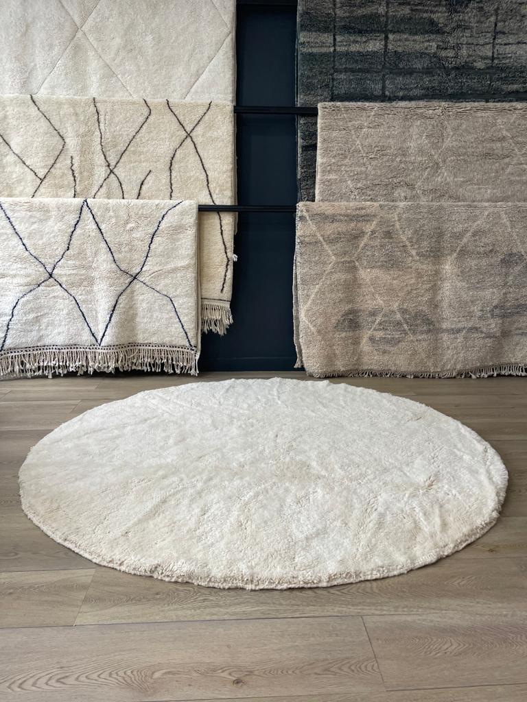 Lire la suite à propos de l’article Choisir la taille parfaite de son tapis berbère !